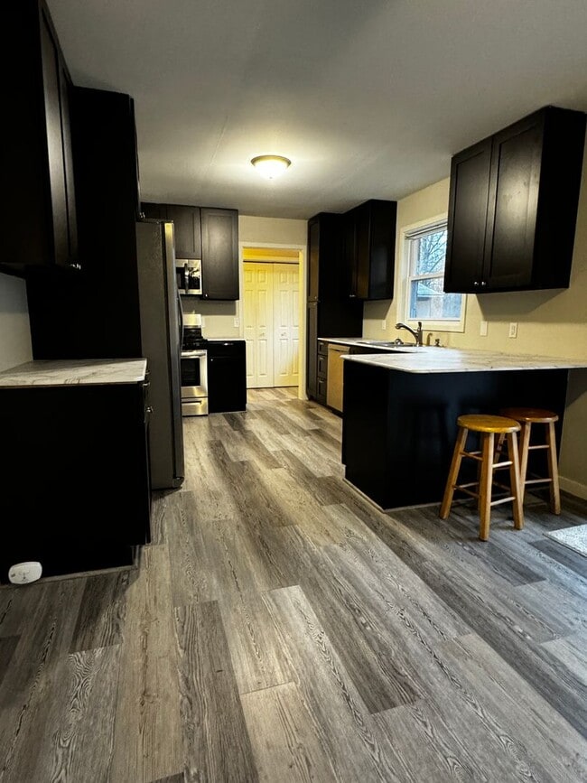 Building Photo - Country Living with a 3-Bedroom, 2-Bath Ho...