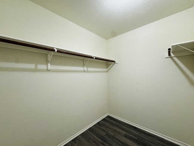 Building Photo - 1826 Strawhouse Way