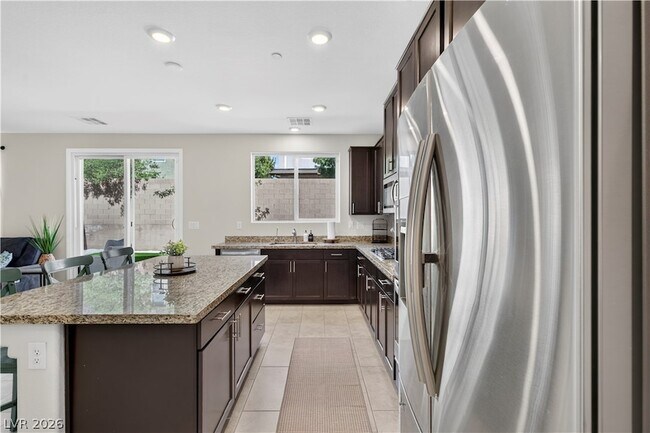 Building Photo - 325 Breve Ct