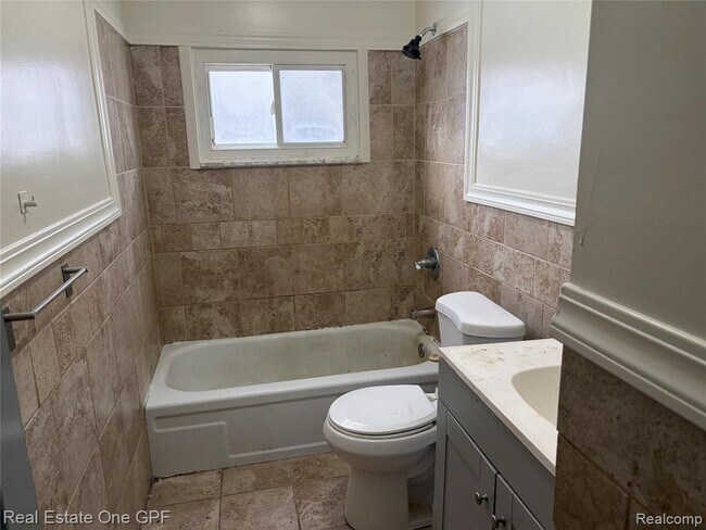 Building Photo - 14960 Alberta Ave