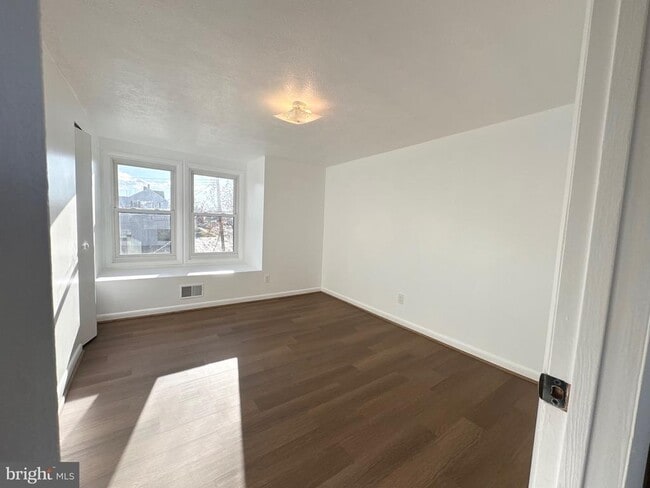 Building Photo - 626 Maryland Ave