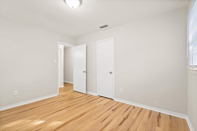 Building Photo - UPCOMING LISTING