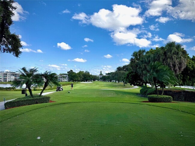 Building Photo - 1522 Whitehall Dr