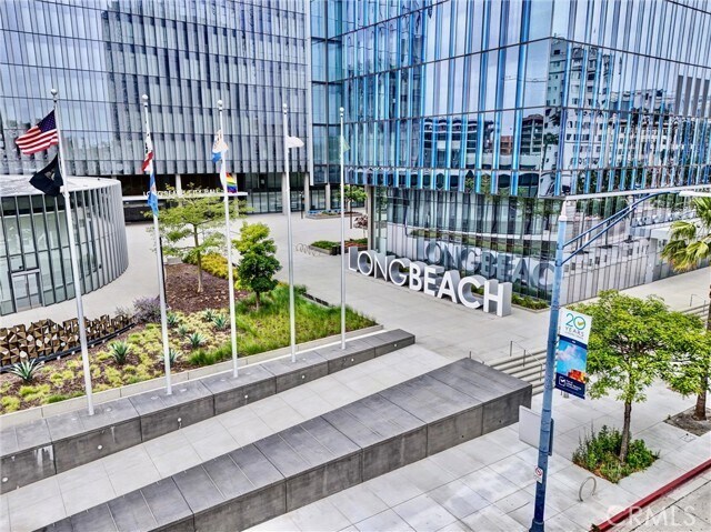 Building Photo - 411 W Seaside Way