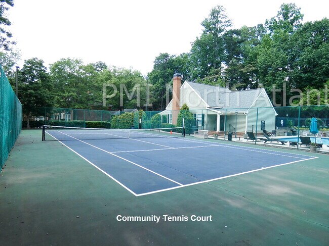 Building Photo - Now Available – Stunning 2-Bedroom Townhom...