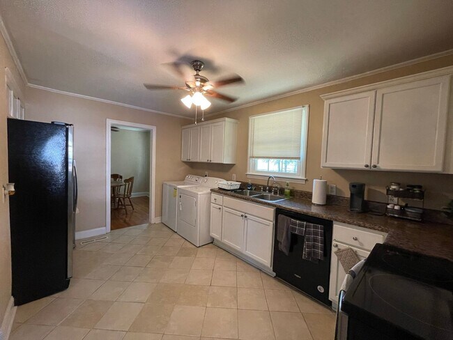 Building Photo - 406 Buie Ct
