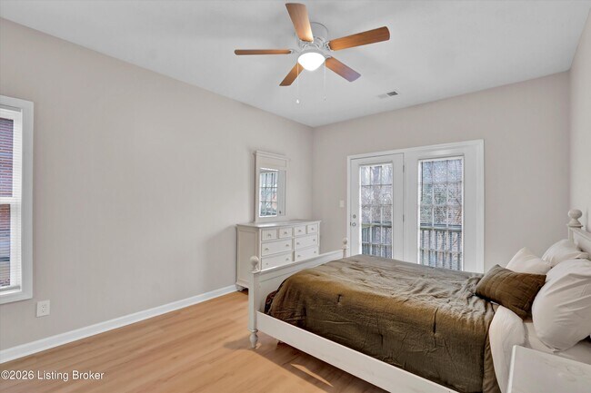 Building Photo - 2726 Brownsboro Rd