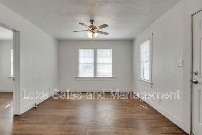 Building Photo - 119 NW 27th St