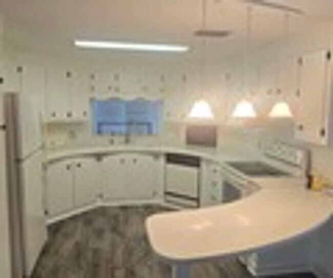 Building Photo - 612 Pine Grove Ct
