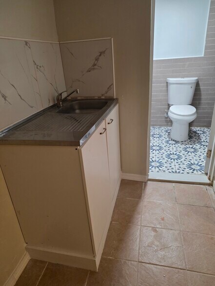 Building Photo - 1770 Park Ave