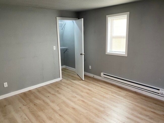Building Photo - 1024 St Clair Ave