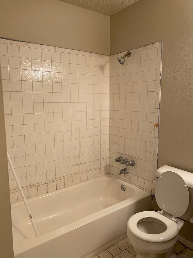 Building Photo - 12602 Abbotts Way