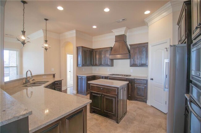 Building Photo - 5503 SW Lavender Ln