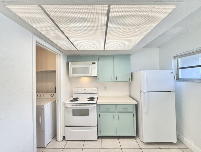 Building Photo - 2658 Sunny Breeze Ave