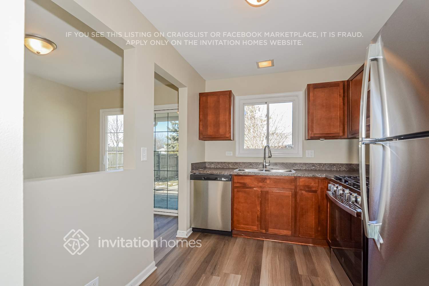 Building Photo - 880 Edenwood Dr