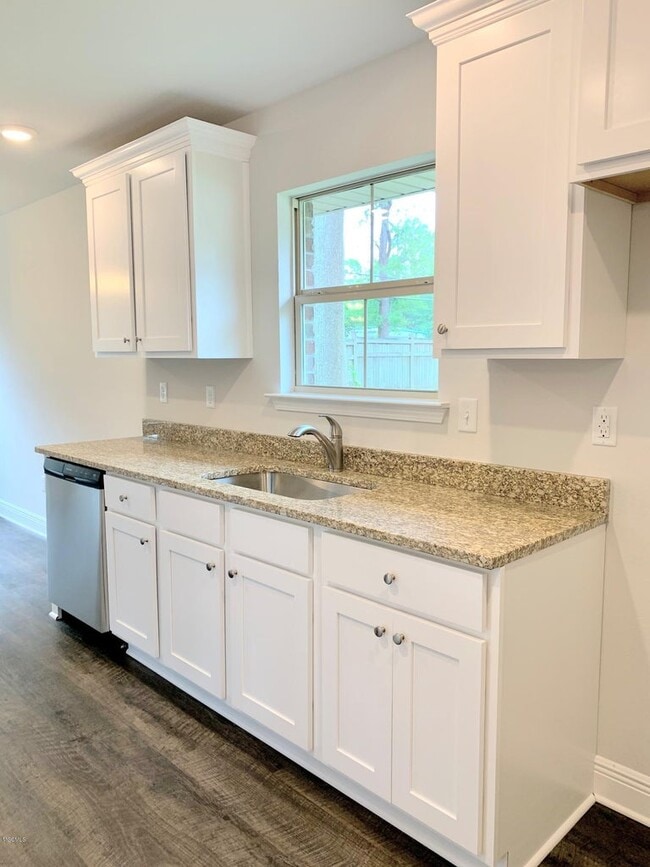 Building Photo - 16509 Lexington Ct