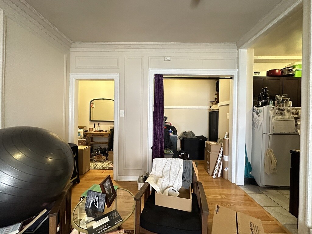 Building Photo - 1371 W Estes Ave