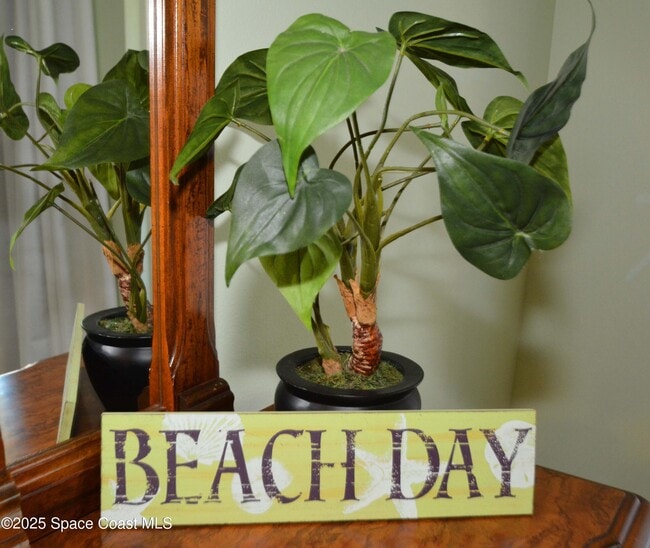 Building Photo - 201 St Lucie Ln