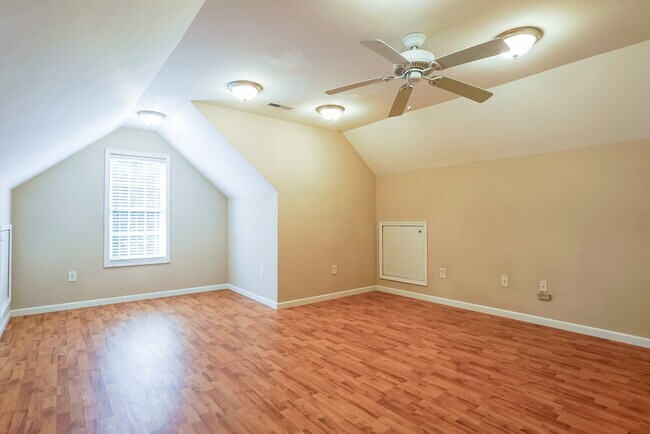 Building Photo - 3612 Willowtree Ln