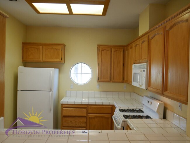 Building Photo - 3 Bed 2 Bath 1,130 sqft Single Family Home...