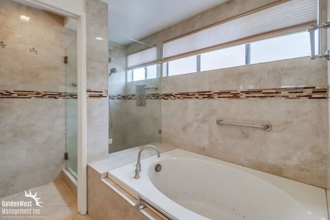 Building Photo - Captivating 3Bdm 2Ba Home in Rancho San Diego