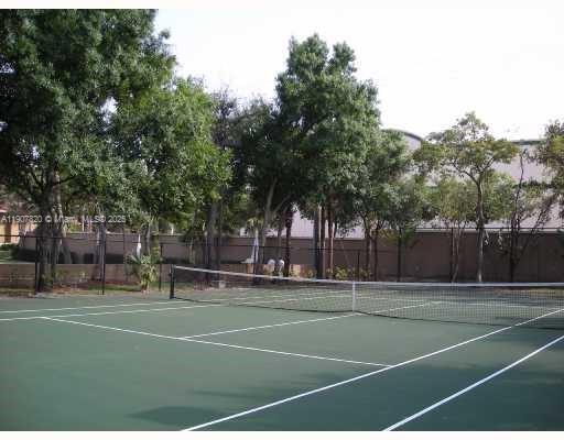 Building Photo - 2550 SW 18th Terrace