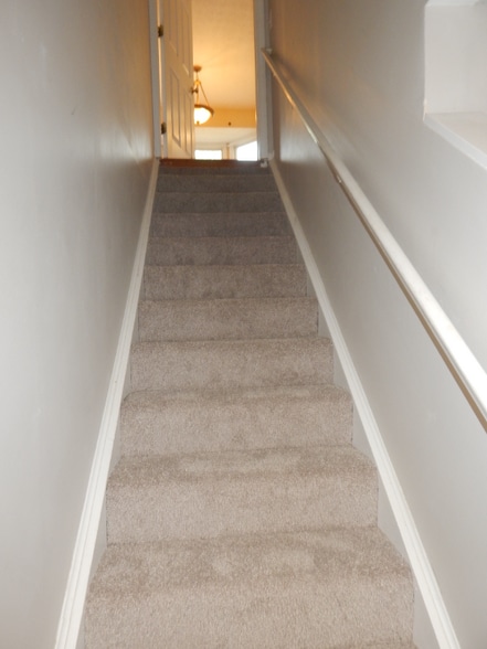 Building Photo - 20 Lexington Ct