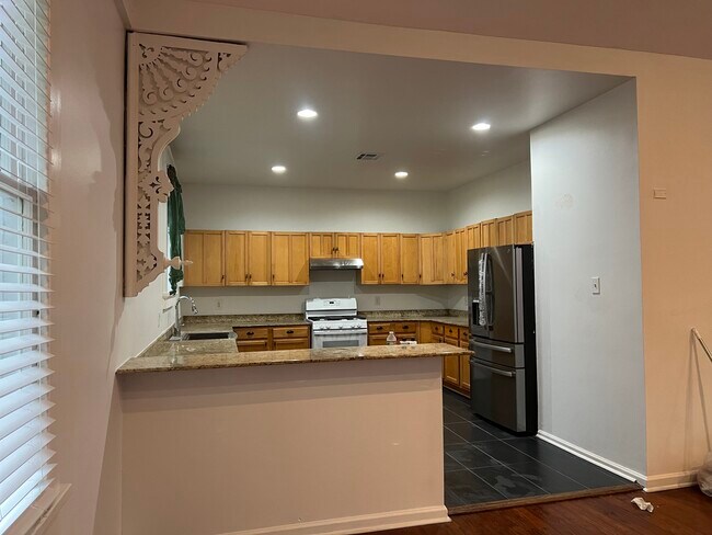 Building Photo - 1817 S Rendon St