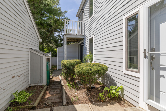 Building Photo - 20 Peddlers Dr
