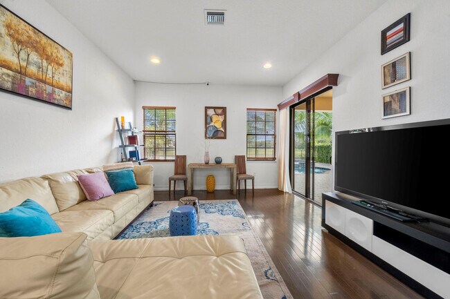 Building Photo - 7302 NW 111th Way