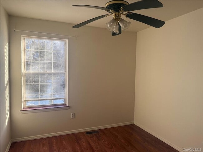 Building Photo - 10 Kensington Way