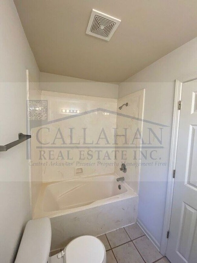 Building Photo - Sherwood 2 Bedroom Townhome