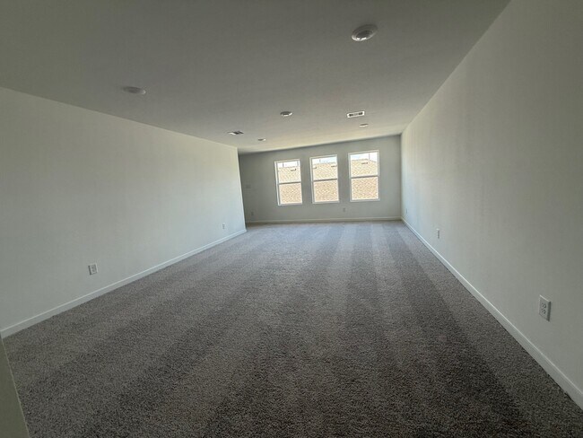 Building Photo - 28611 Bluebonnet Grotto Dr
