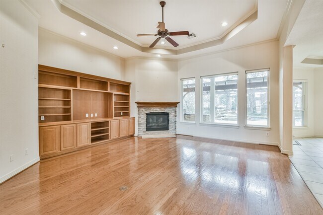 Building Photo - 2 Sagestone