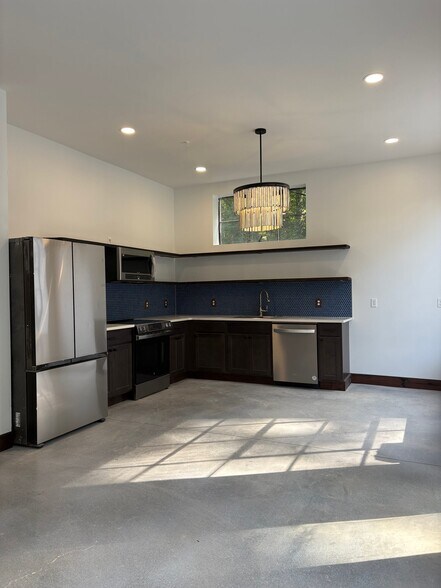 Building Photo - 485 1st Ave