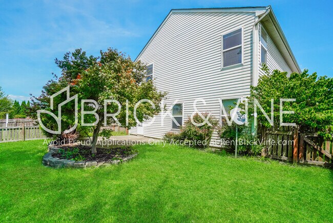 Building Photo - 3879 Liriope St