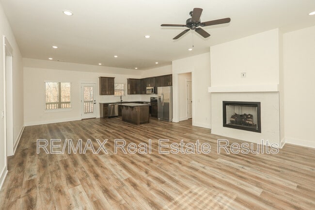 Building Photo - 12 Celtic Dr