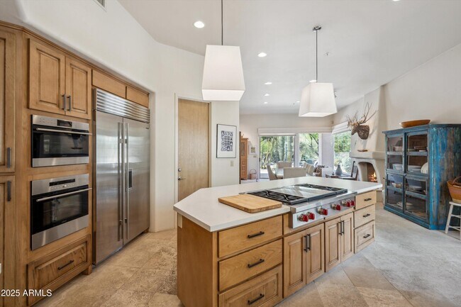 Building Photo - 7466 E High Point Dr