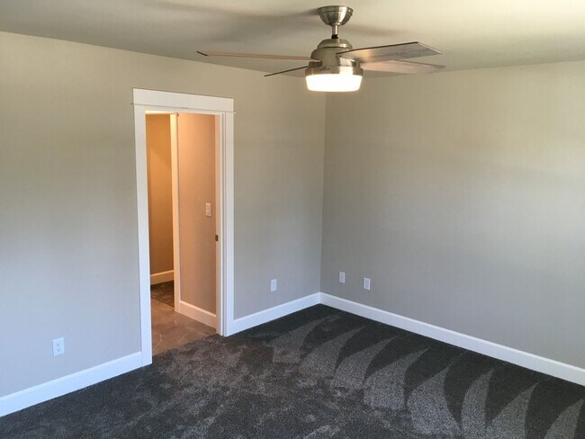 Building Photo - 20465 Aberdeen Dr