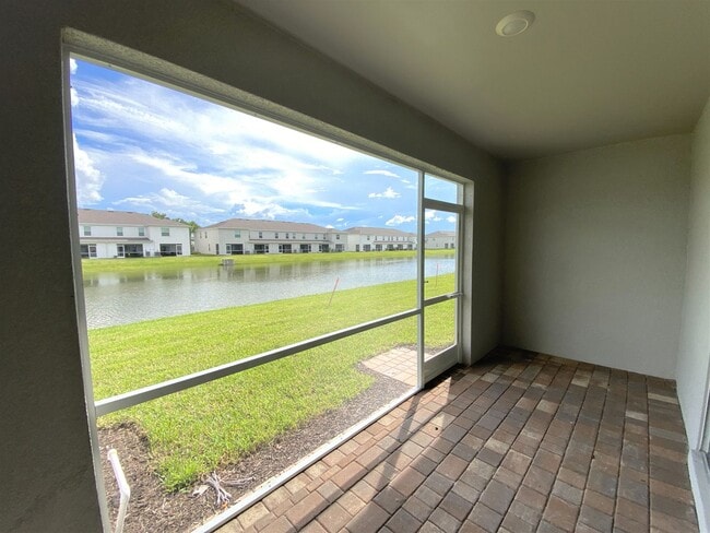 Building Photo - ** MEADOWOOD ** 3 BED / 2.5 BATH - TOWNHOME - GARAGE - NORTH NAPLES - ANNUAL RENTAL