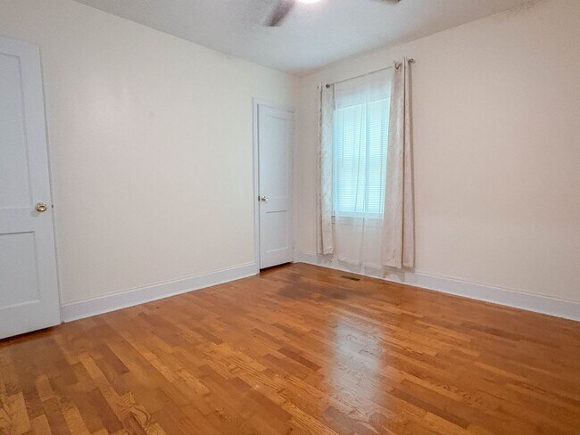 Building Photo - 946 McKimmon Rd