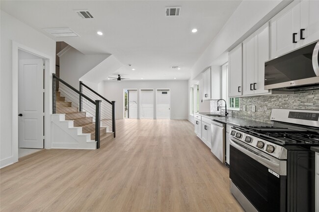 Building Photo - 1046 Marjorie St