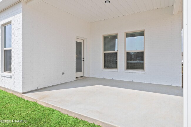 Building Photo - 107 Lotus St
