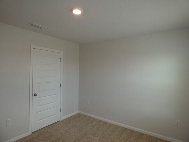 Building Photo - 5565 Galahad Trl