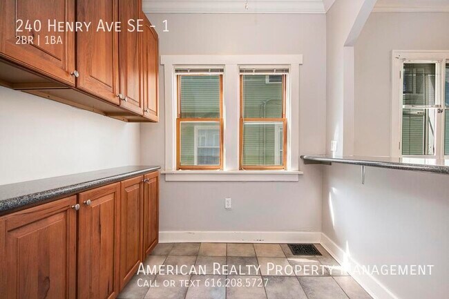 Building Photo - 240 Henry Ave SE