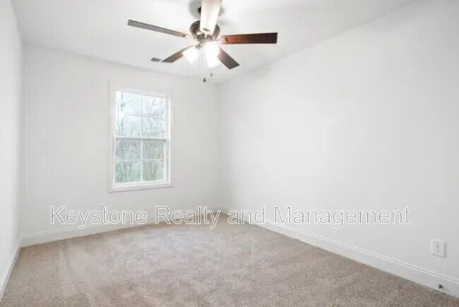Building Photo - 940 Britton Springs Rd