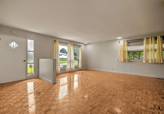 Building Photo - 1808 Sherwood Pl