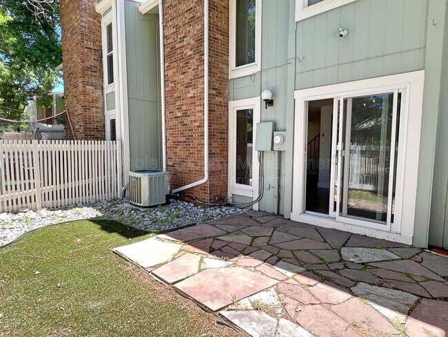 Building Photo - 3032 S Macon Cir