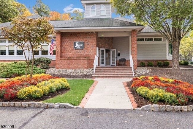 Building Photo - 52 Brookside Ln