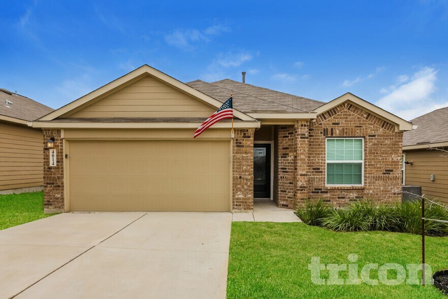 Building Photo - 4014 Stanley Park